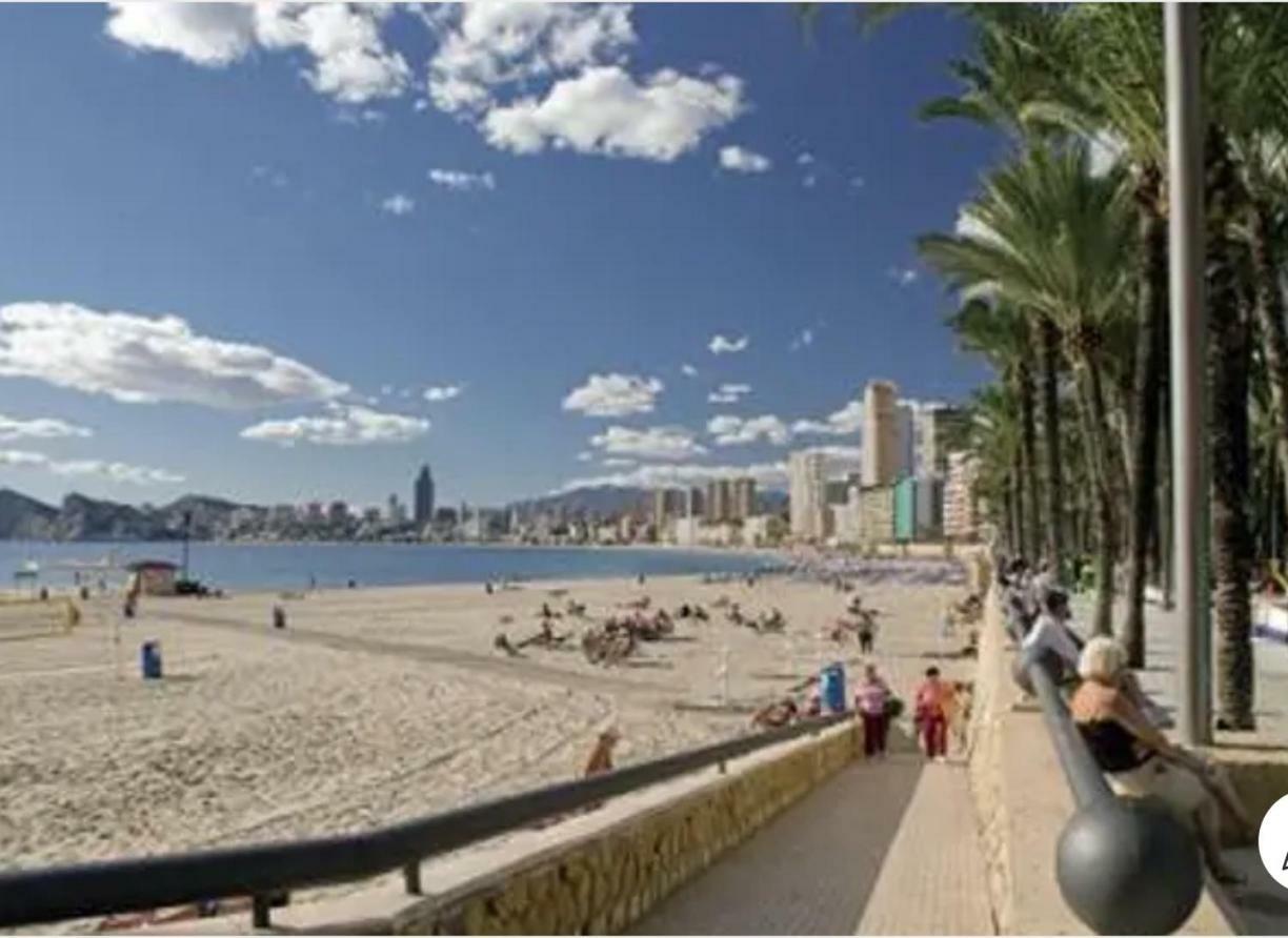 Apartamento En El Centro A Un Minuto De La Playa Бенідорм Екстер'єр фото